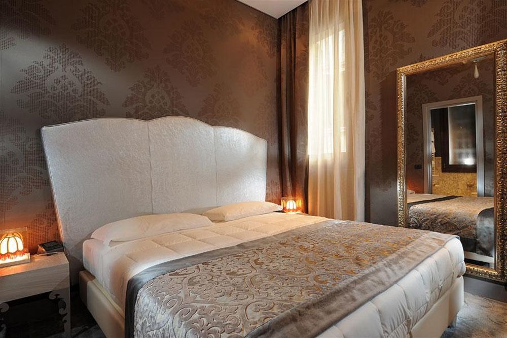 Aqua B Hotel Velence Kültér fotó