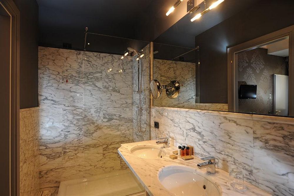 Aqua B Hotel Velence Kültér fotó